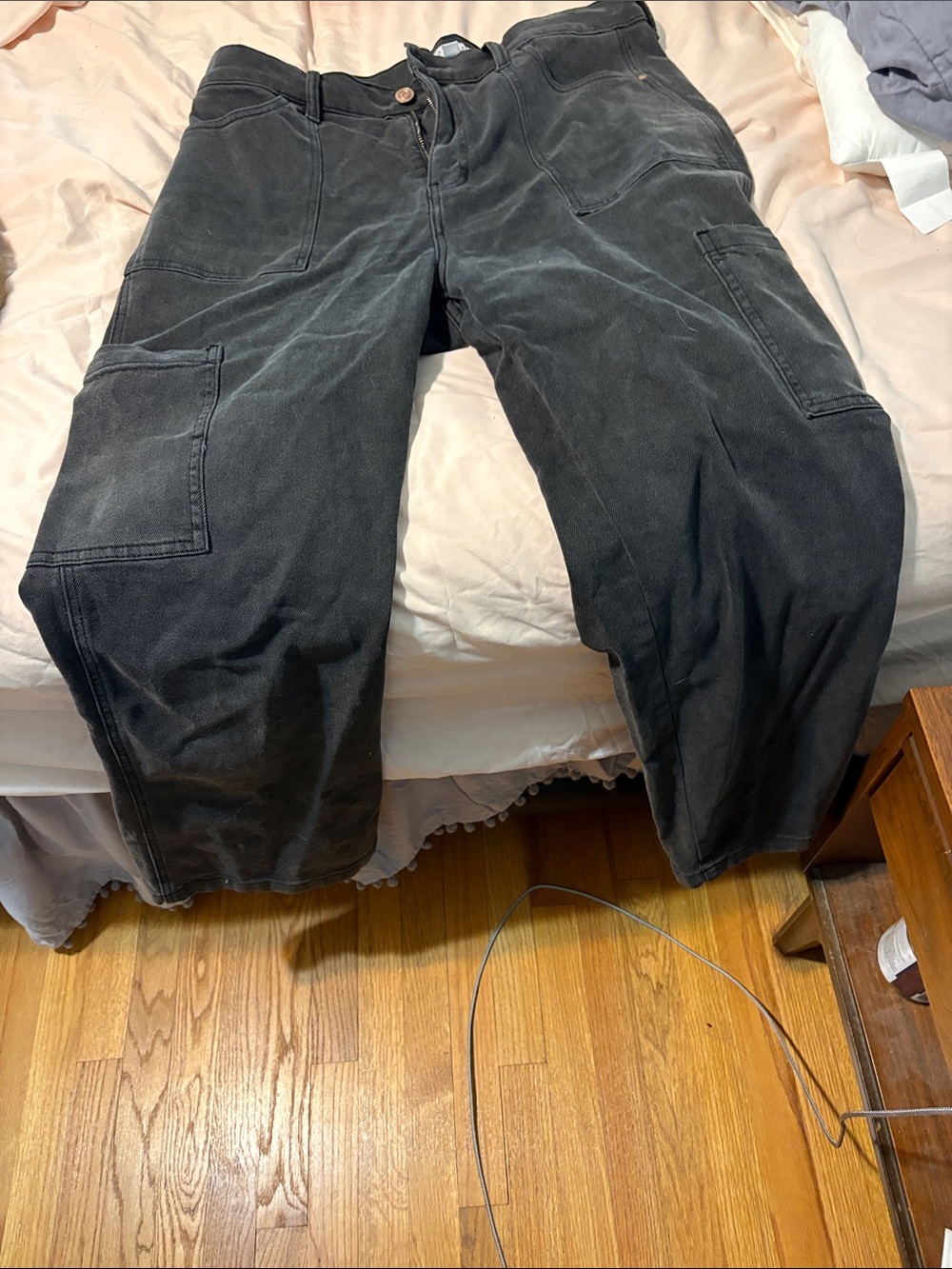 Women's Black Cargo Jeans with Relaxed Fit